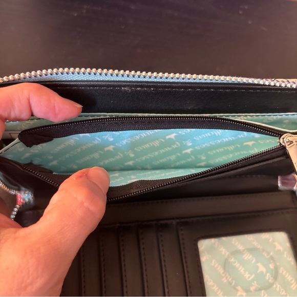 Loungefly Disney Princess & Villains Zip Around Large Wallet 2 Sided EUC - Picture 6 of 6